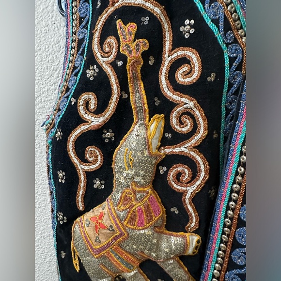 VTG Opulent Beaded Embroidered Indian Vest 3-D Elephants S/M - Picture 7 of 7